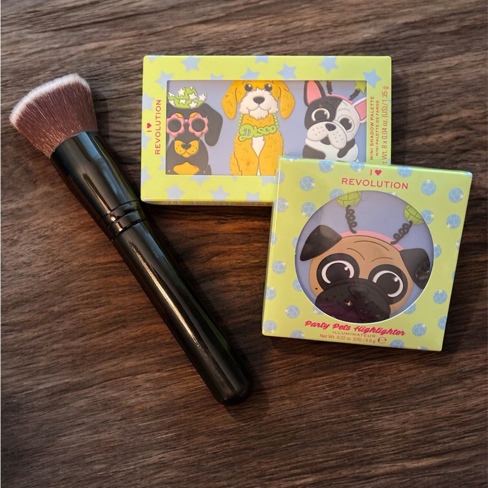 Party Pets Disco Dogs Eyeshadow palette & Highlighter Makeup set With New Brush